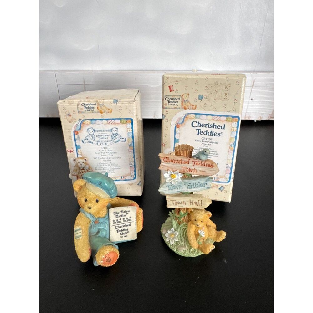 2 Cherished Teddies CT001 Cub E. Bear Charter Member CRT109 Town Tattler Signage